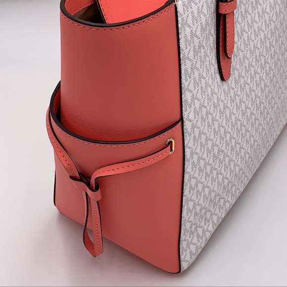 MICHAEL KORS GILLY Large Drawstring Tote Shoulder - Picture 6 of 12